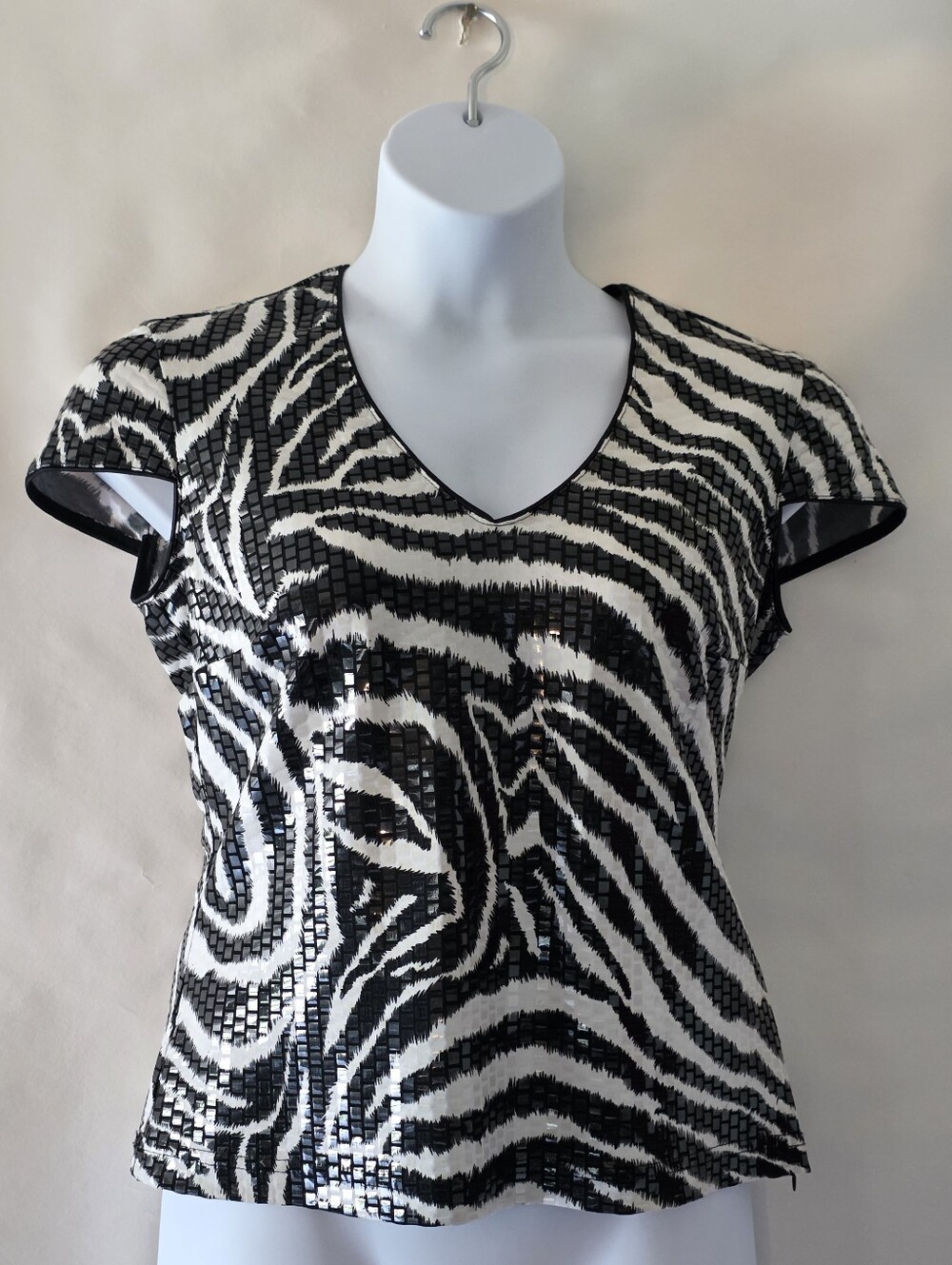 Joseph Ribkoff Sequin V-Neck Top Size 12 Abstract Zebra Print Cap Sleeve Glam